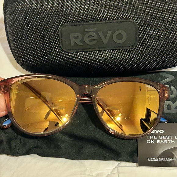 Revo Daphne  Sunglasses - Crystal Mauve frame/Champagne lenses. New.